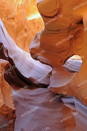 Gesteinsformen, Farben und Strukturen im Antelope Slot Canyon, Arizona, USA