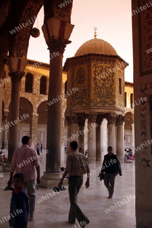 Asien, Naher Osten, Syrien, Damaskus,   Der Innenhof der  Omaijad Moschee im Souq und Altstadt von Damaskus in der Hauptstadt von Syrien. 