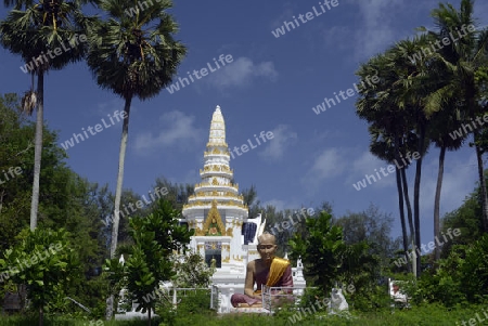 Ein kleiner Tempel bei Hat Kata Yai in den Bergen im sueden der Insel Phuket im sueden von Thailand in Suedostasien.