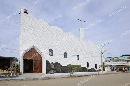 neue katholische Kirche in  Puerto Villamil,   Insel Isabela,  Galapagos , Unesco Welterbe, Ecuador, Suedamerika