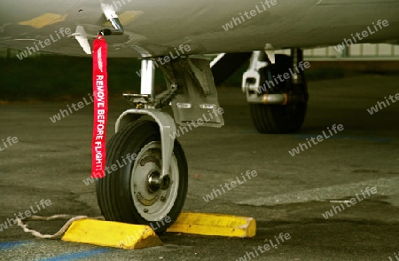 remove before flight