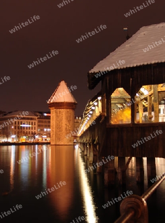 Wasserturm in der Nacht