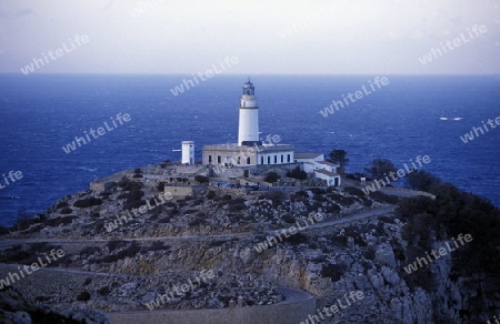 Die Landschaft beim Cap de Formentor auf der Halbinsel Formentor im Februar im Osten der Insel Mallorca einer der Balearen Inseln im Mittelmeer.  