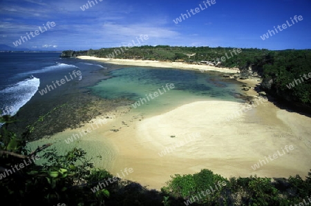 Ein Strand mit dem Namen Paradise Beach oder Dreamland Beach im Sueden der Insel Bali in Indonesien in Suedostasien.