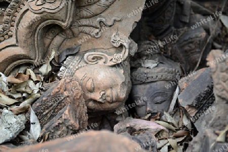 Traditionelle Figuren stehen im Garten von Ban Phor Linag Meuns Terracota Art zum Verkauf bereit dies im Terracota Garden in Chiang Mai im norden von Thailand in Suedostasien.