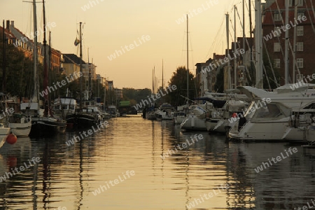 Abendliche Fahrt durch den Stadtteil Christianshavn von Kopenhagen