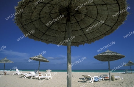 Ein Sandstrand bei Sousse in Zentraltuneisen in Nordafrika.  