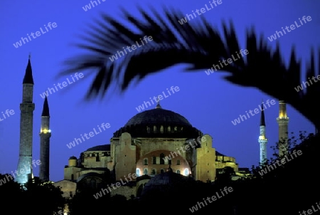 Die Moschee Aya Sofya im Stadtteil Sulranahmet in Istanbul in der Tuerkey.