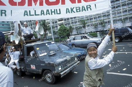 Menschen bei einem Streik in der Innenstadt von jakarta der Hauptstadt von Indonesien.  (KEYSTONE/Urs Flueeler)