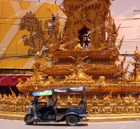 Der Uhrturm im Zentrum von Chiang Rai in der Provinz chiang Rai im Norden von Thailand in Suedostasien.