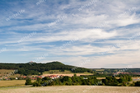 Landschaft mit Kahla und der Leuchtenburg