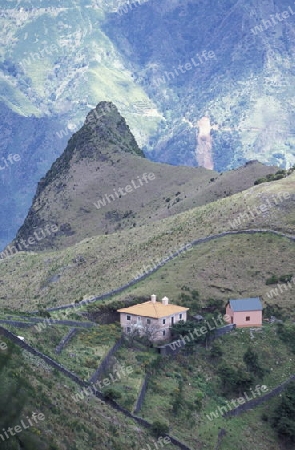 Europa, Atlantischer Ozean, Portugal, Insel, Madeira, Serra de Agua, Landschaft,
Ein Haus in den Bergen der Serra de Agua im Zentrum der Insel Madeira im Atlantischen Ozean, Portugal, 