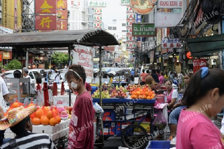 Der Alltag im China Town in der Stadt Bangkok in Thailand in Suedostasien.