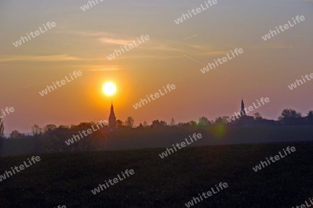 Kirchturm k?sst Sonne