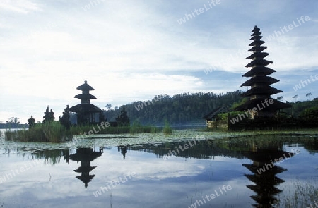 Der Pura Ulum Danu Tempel am Bratan See im Norden von Bali auf der Insel Bali in Indonesien. 