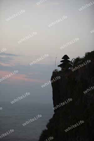 Asien, Suedost, Indonesien, Bali, Insel, Ulu Watu, Tempel, Kultur, Architektur, Fels, Landschaft, Meer, Kueste, Abend,   (Urs Flueeler) 