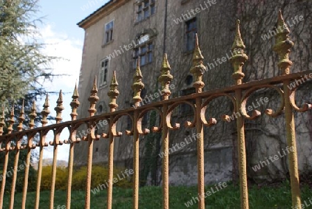 Alter Zaun vor "Neuem Schloss"