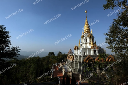 Der Kuomintang Tomb hoch ueber dem  Bergdorf Mae Salong in der Huegellandschaft noerdlich von Chiang Rai in der Provinz Chiang Rai im Norden von Thailand in Suedostasien.