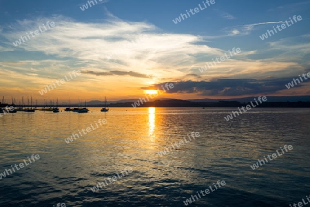 Sonnenuntergang ?ber dem Murtensee