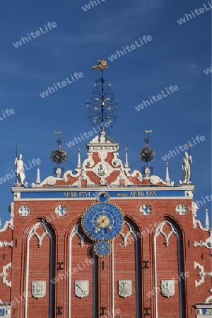 Europa, Osteuropa, Baltikum, Lettland, Riga, Hauptstadt, Altstadt, Rathausplatz, Schwarzhaeupterhaus,  
Das Schwarzhaeupterhaus am Rathausplatz in der Altstadt von Riga der Hauptstadt von Lettland im Baltikum und Osteuropa.   