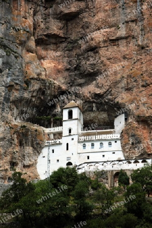 Das Kloster Monastir Ostrog bei Niksic in Montenegro in Europa