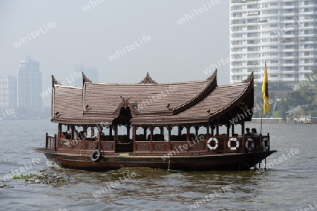 Ein Boots Pier am Mae Nam Chao Phraya River in der Hauptstadt Bangkok von Thailand in Suedostasien.