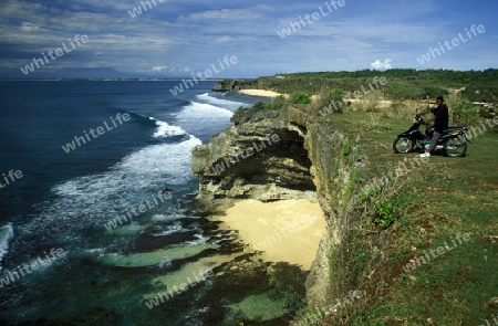 Ein Strand mit dem Namen Paradise Beach oder Dreamland Beach im Sueden der Insel Bali in Indonesien in Suedostasien.