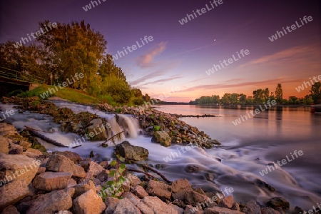 Langzeitbelichtung am Rhein