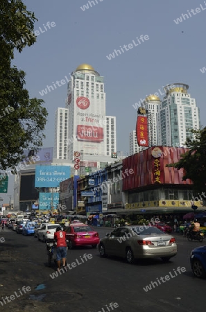 Die Skyline im Stadtgebiet um Pratunam im Zentrum der Hauptstadt Bangkok von Thailand in Suedostasien.