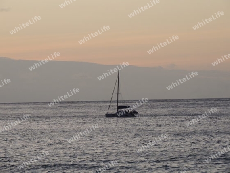 Seychellen Beau Vallon Schiff Sonnenuntergang