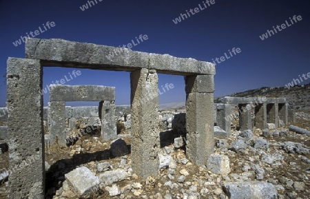 Die Ruine der Basilika von Mushabbak bei Aleppo im Norden von Syrien im Nahen Osten.