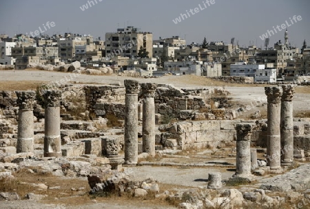 The Ruins of the citadel Jabel al Qalah in the City Amman in Jordan in the middle east.