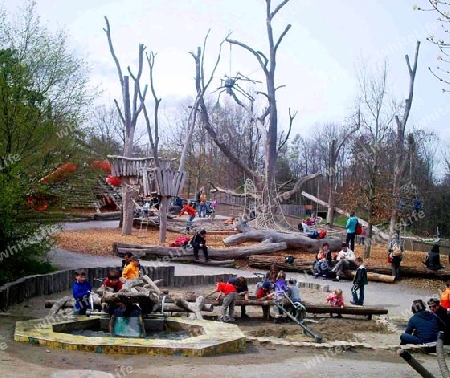 Spielplatz mit Kunst