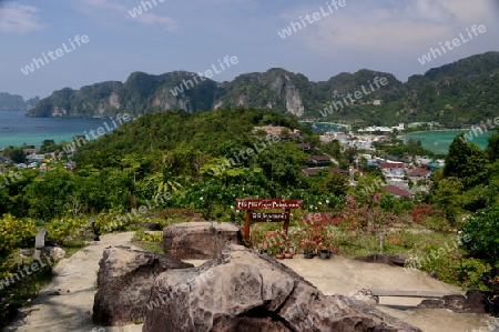 The view from the Viewpoint on the Town of Ko PhiPhi on Ko Phi Phi Island outside of the City of Krabi on the Andaman Sea in the south of Thailand. 