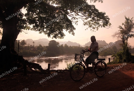 Die Landschaft am Xe Bang Fai River beim Dorf Mahaxai Mai von Tham Pa Fa unweit der Stadt Tha Khaek in zentral Laos an der Grenze zu Thailand in Suedostasien.