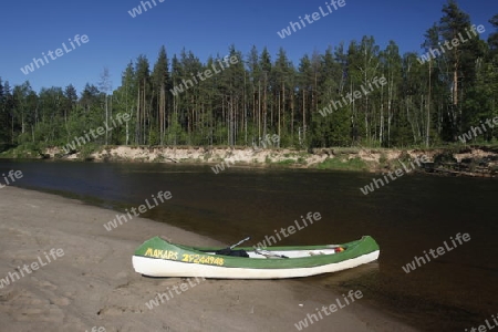 Kanu Fahren auf den Fluss Gauja in Sigulad oestlich von Riga der Hauptstadt von Lettland im Baltikum in Osteuropa.  