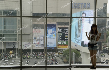 a shopping mall at the Pratunam aerea in the city of Bangkok in Thailand in Suedostasien.