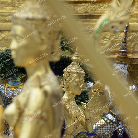 Die Tempelanlage des Wat Phra Kaew in der Hauptstadt Bangkok von Thailand in Suedostasien.