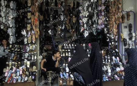 Der Souq oder Markt in der Medina der Altstadt von Aleppo im Norden von Syrien im Nahen Osten.