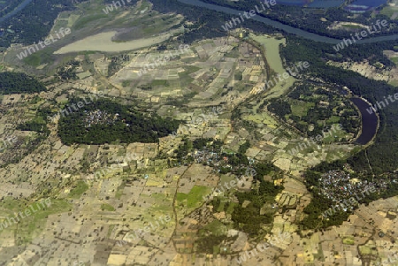 Die Landschaft von einem Flugzeug ueber die Umgebung von Ubon Ratchathani im nordosten von Thailand in Suedostasien.