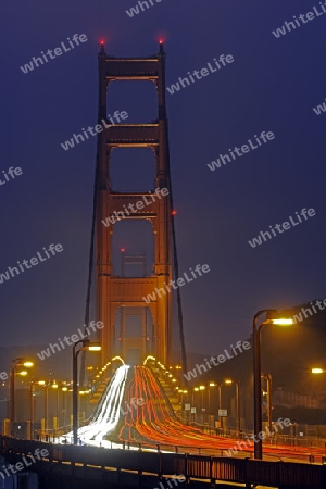 Golden Gate Bridge im Morgengrauen, San Francisco, Kalifornien , USA