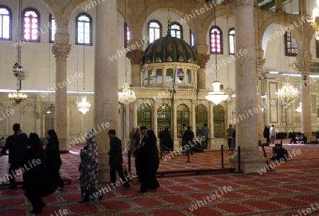 Asien, Naher Osten, Syrien, Damaskus,   Der Innenhof der  Omaijad Moschee im Souq und Altstadt von Damaskus in der Hauptstadt von Syrien. 