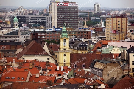 Die Altstadt von Bratislava der Hauptstadt an der Donau in  der Slowakei in Osteuropa.