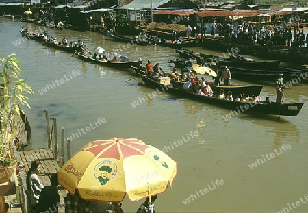 Prozession auf dem Inle-See