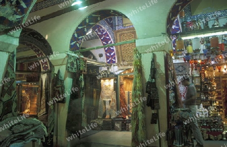 Der Markt, Souq oder Bzaar Kapali Carsi im Stadtteil Sultanahmet in Istanbul in der Tuerkey