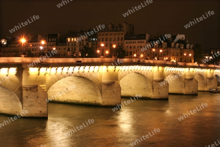 Paris - Ponte Nuev durch die Nacht