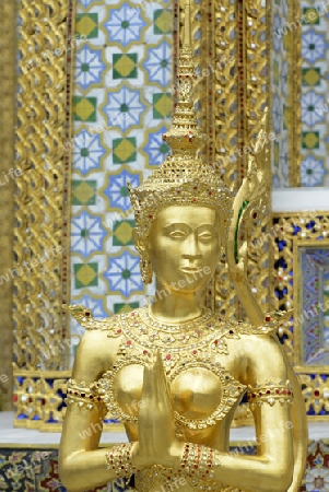 Die Tempelanlage des Wat Phra Kaew in der Hauptstadt Bangkok von Thailand in Suedostasien.