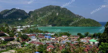 The view from the Viewpoint on the Town of Ko PhiPhi on Ko Phi Phi Island outside of the City of Krabi on the Andaman Sea in the south of Thailand. 