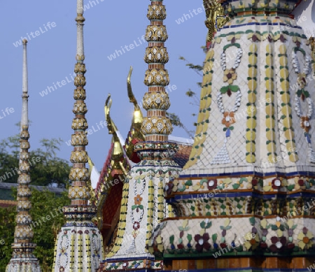 Die Tempelanlage des Wat Pho in der Hauptstadt Bangkok von Thailand in Suedostasien.