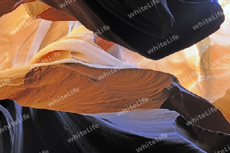 Gesteinsformen, Farben und Strukturen im Antelope Slot Canyon, Arizona, USA